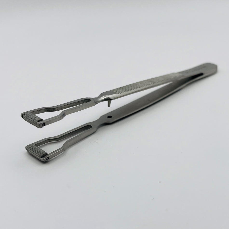 Knapps Eyelid Forceps DISCONTINUED